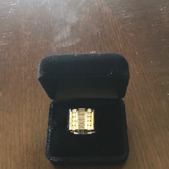 Men’s Gold Diamond Ring - Picture 2 of 5